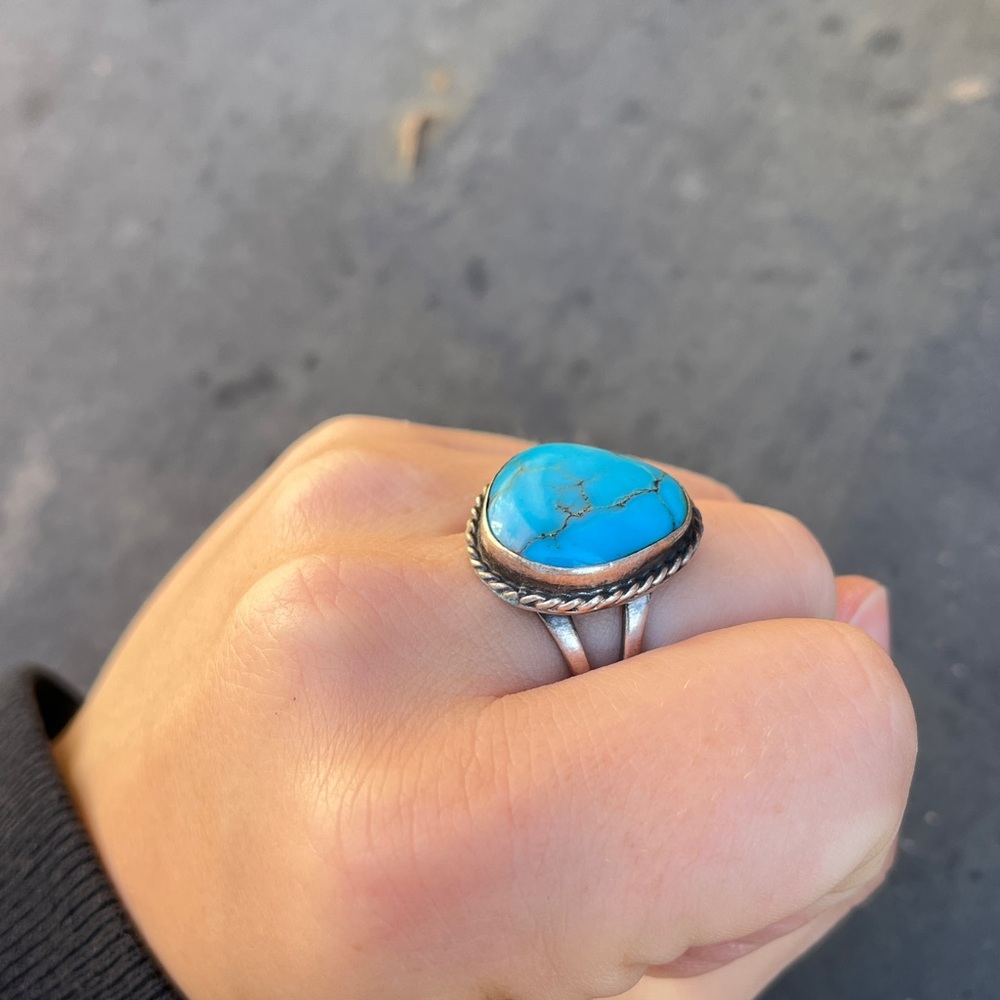 PRICE FIRM Gorgeous Turquoise Sterling Silver Statement Ring - Picture 3 of 15